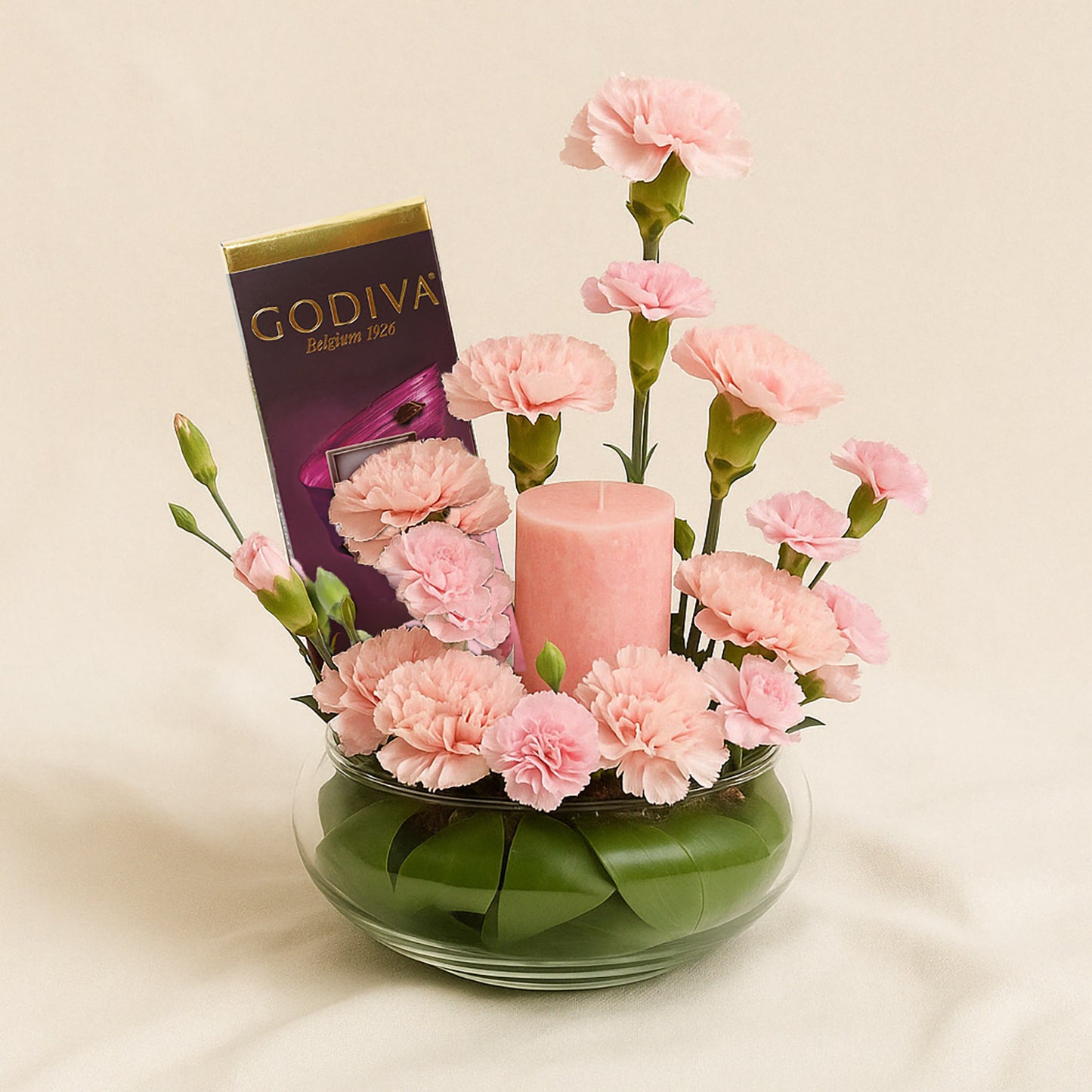 مزهرية ورد قرنفل زهري مع شوكولاتة جوديفا