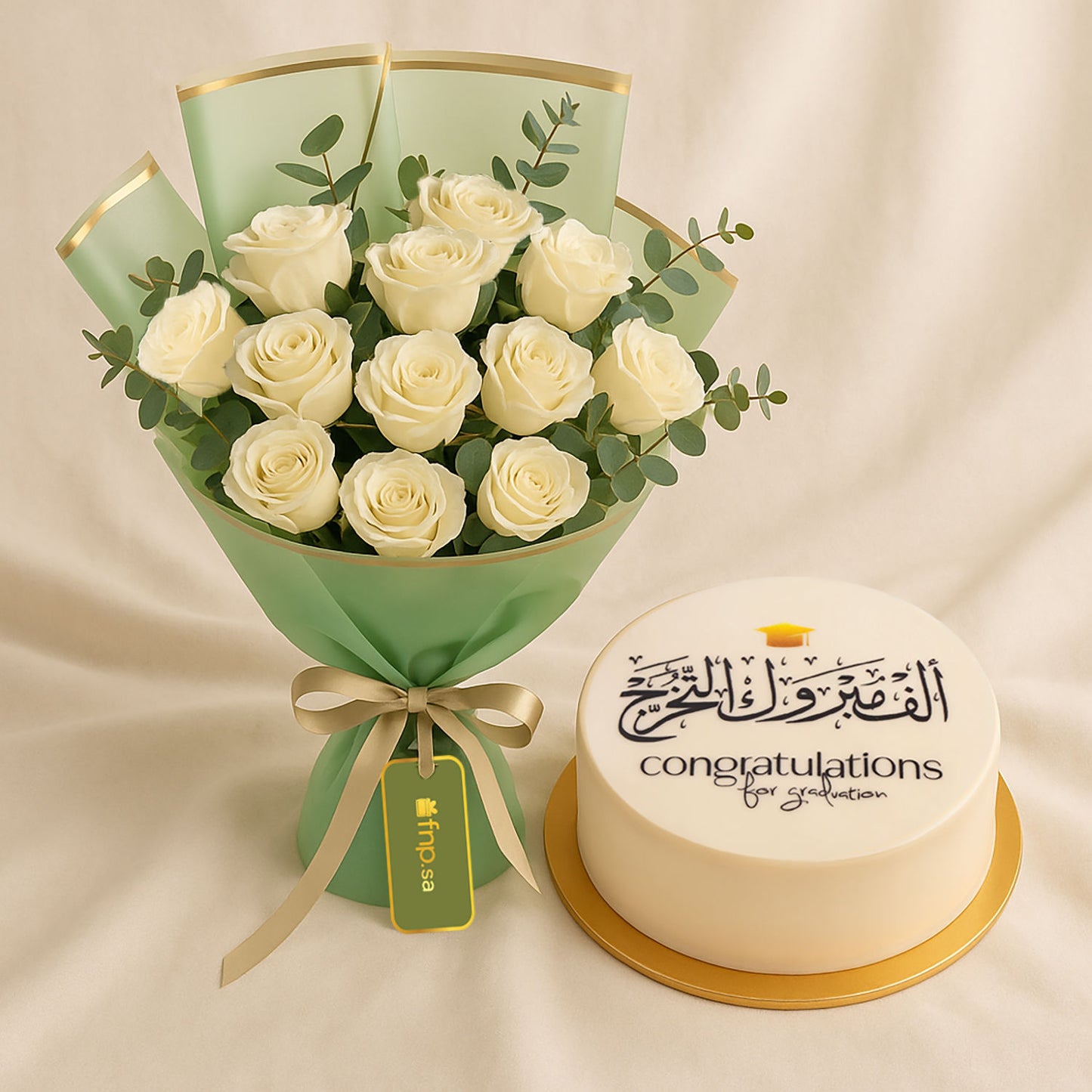 كيك مبروك التخرج و باقة ورد أبيض