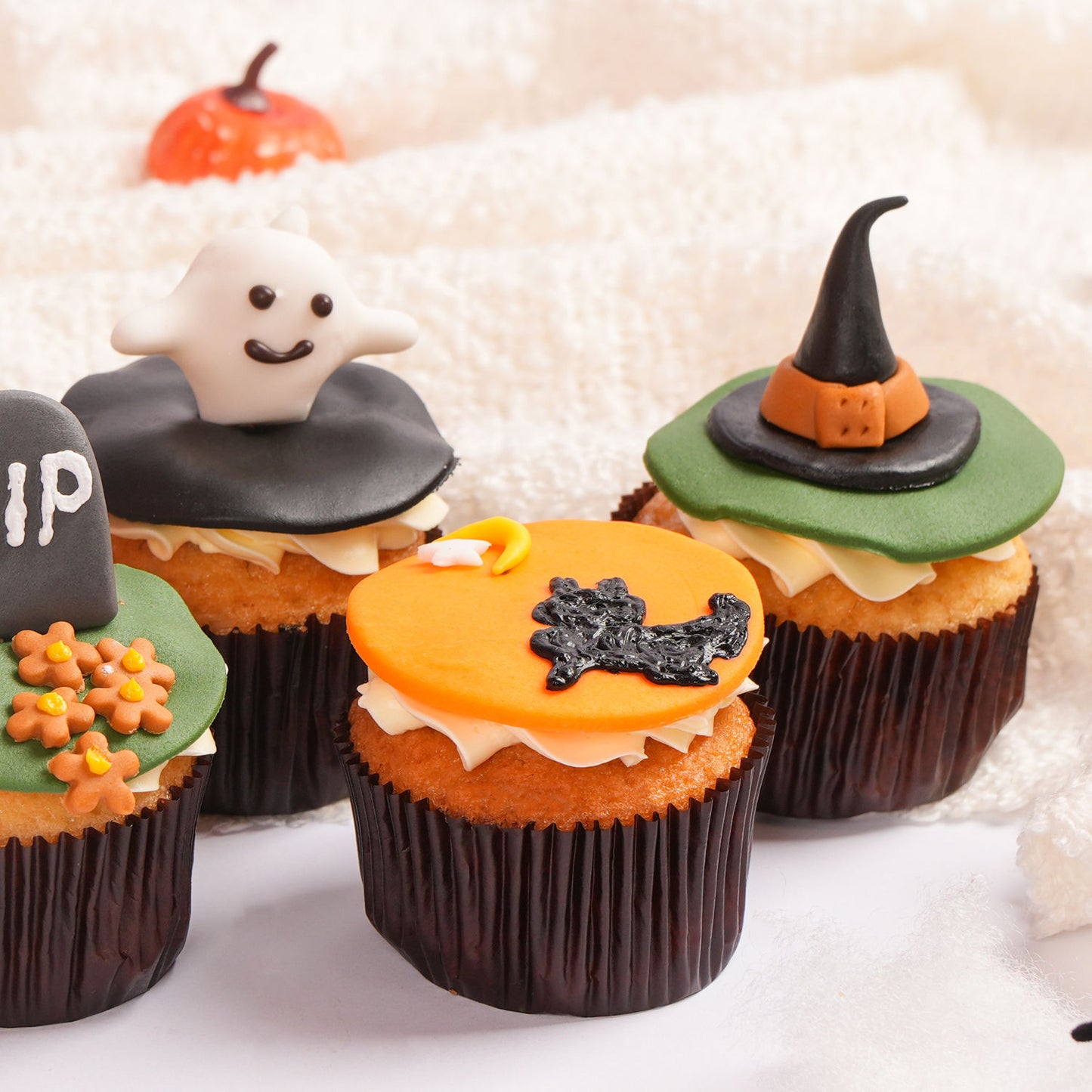 كب كيك هالوين مرعب ولطيف