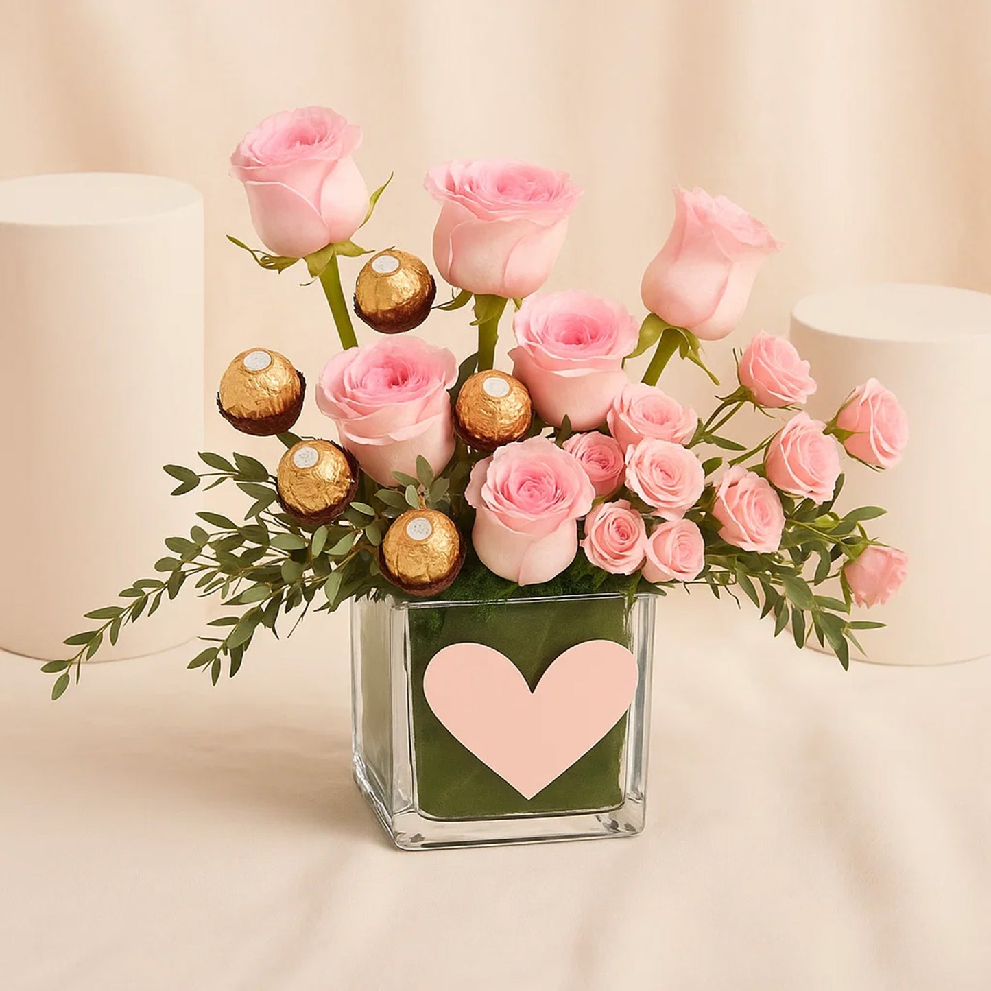 Rocher n Pink Roses Elegant Vase