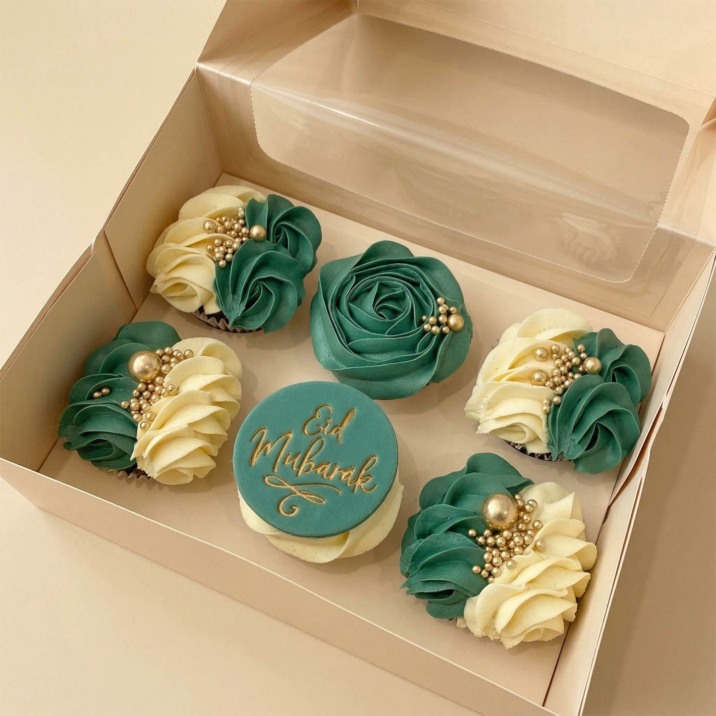 Eid Mubarak Vanilla Cupcakes