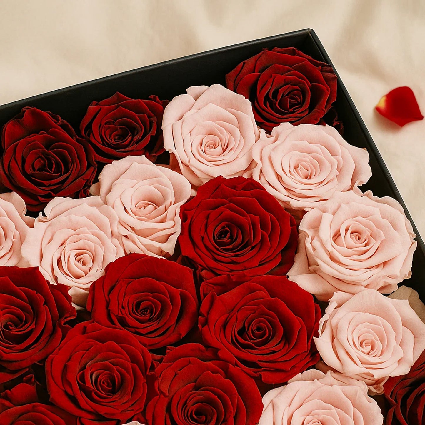 بوكس ورد دائم شكل قلب