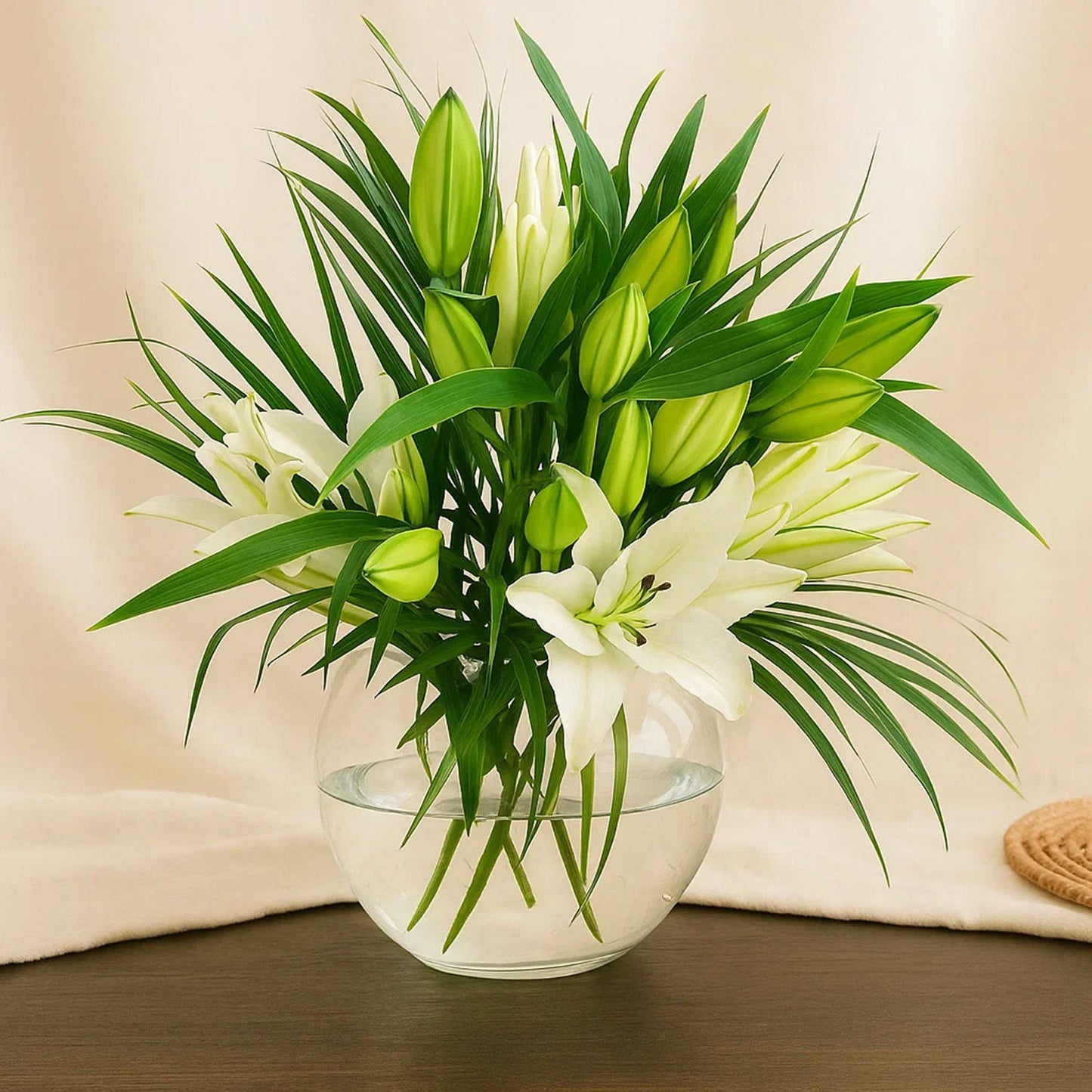 White Lily Rose Bouquet In Beautiful Vase