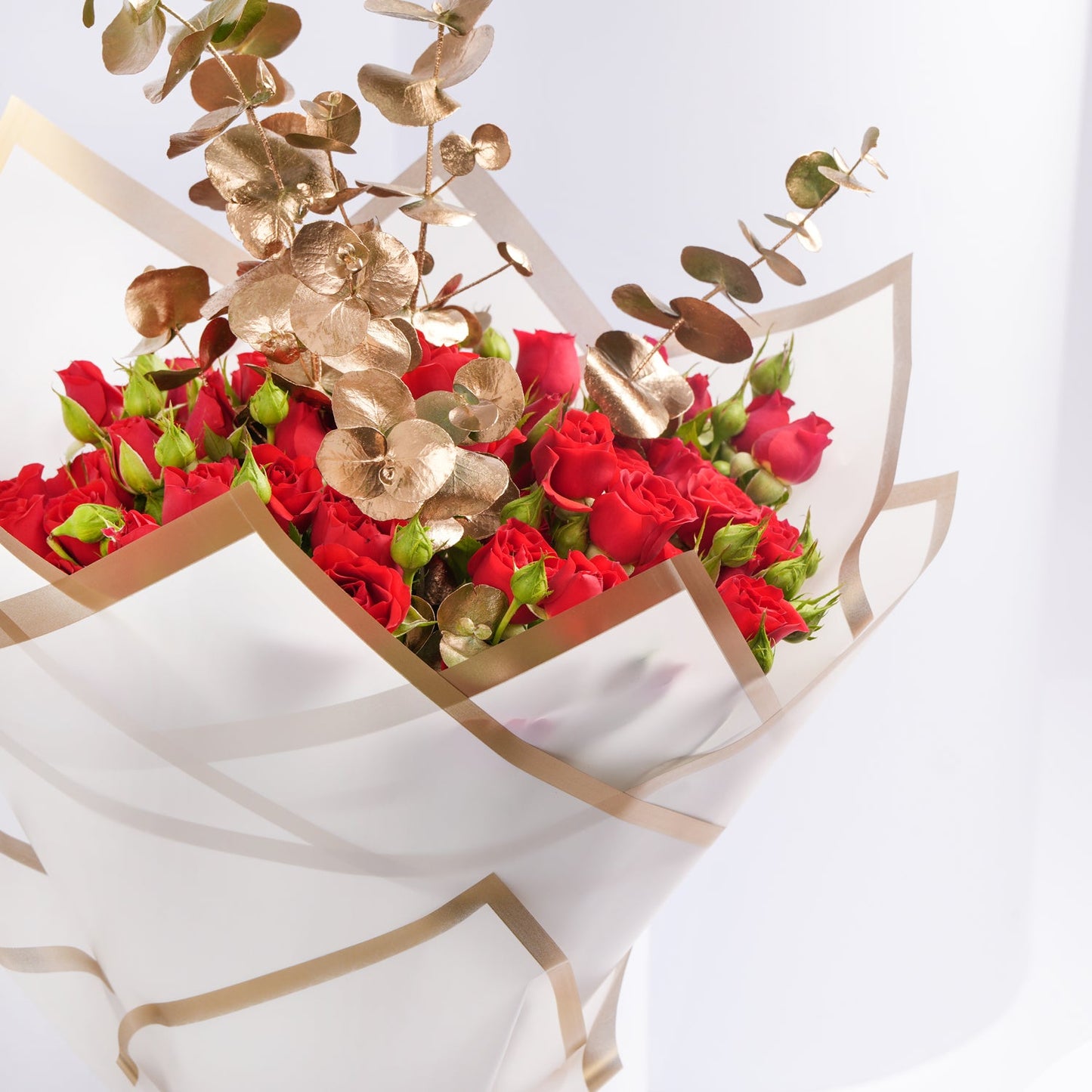 طقم هدايا حب | بوكيه ورد و كيك احمر