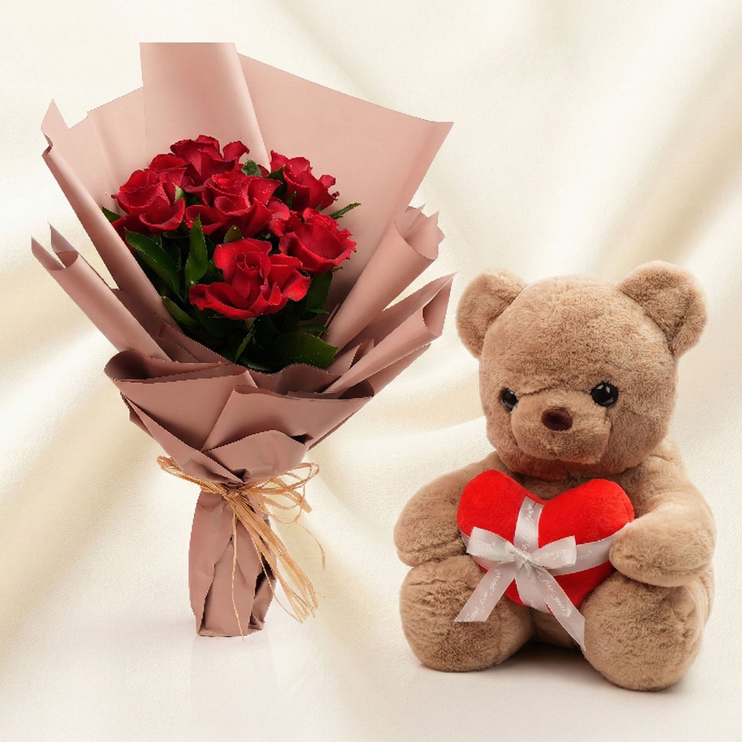 بوكيه ورد و دبدوب لحظة حب