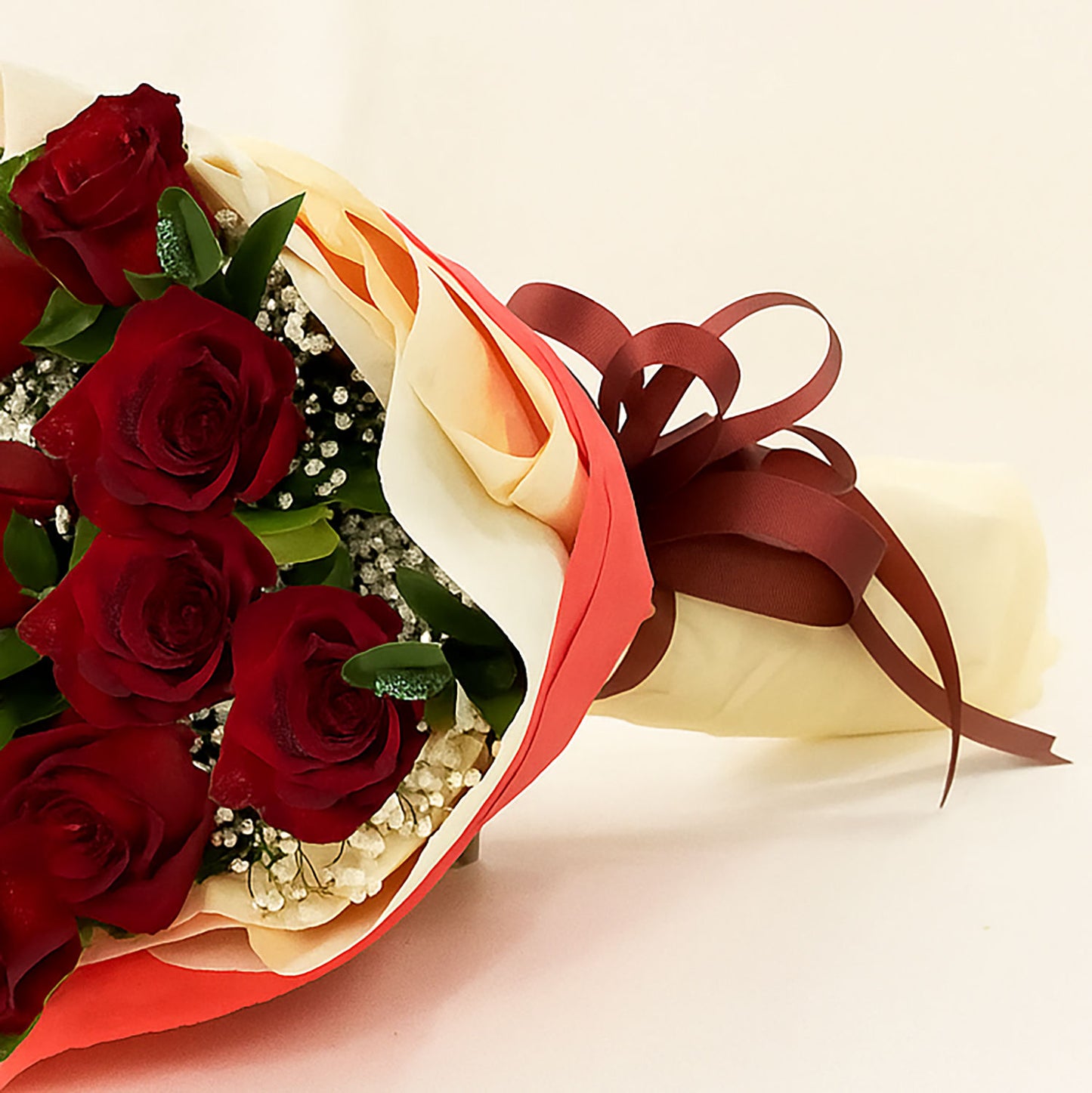 Red Roses Flower Bouquet Beige Wrap
