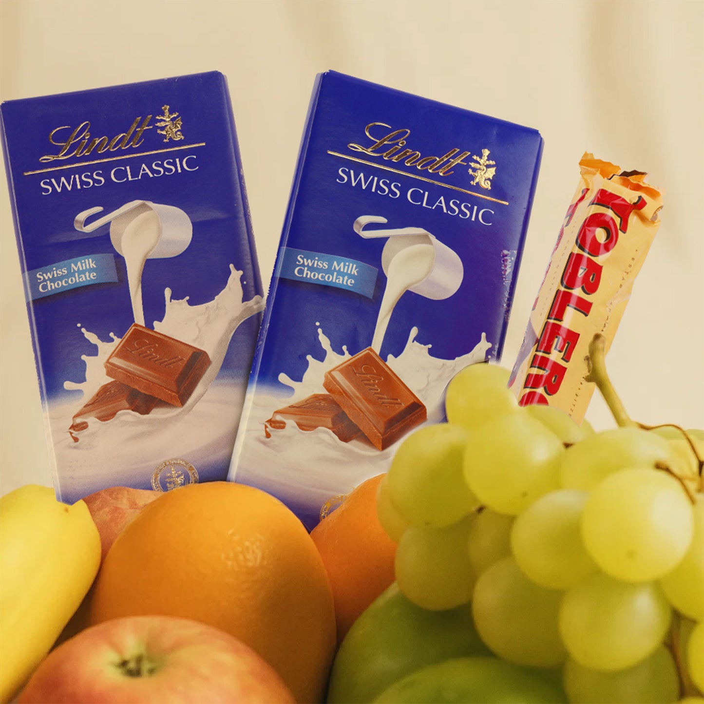 سلة فواكه مشكلة مع شوكولاته