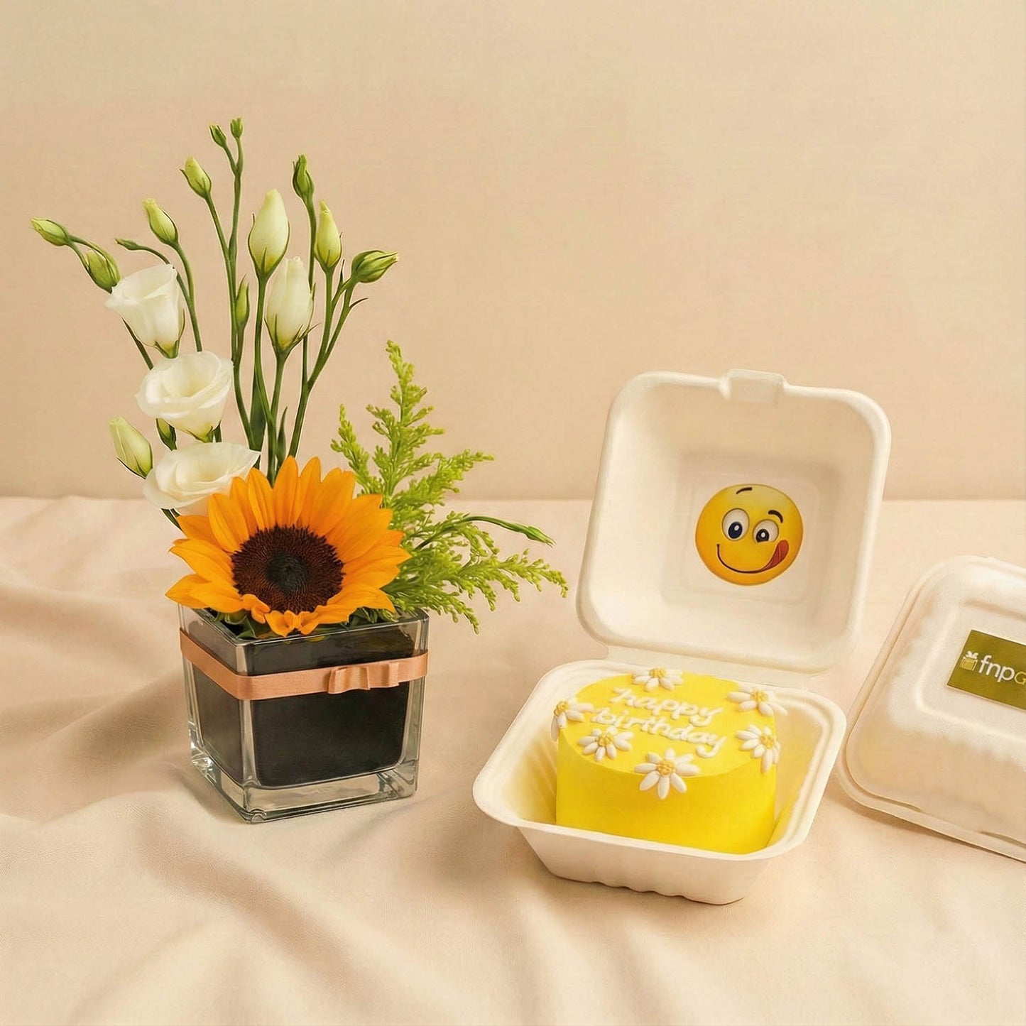 مونو كيك عيد الميلاد | كيك أصفر مبهج