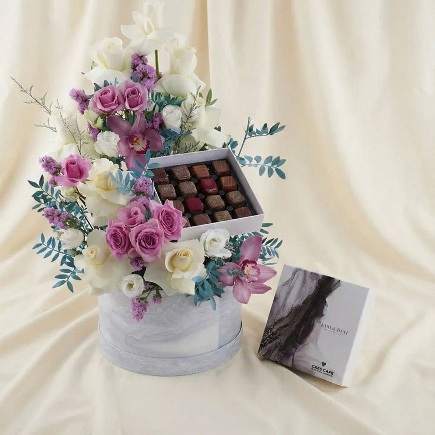 AANI & DANI Cube Cake n Flower Box