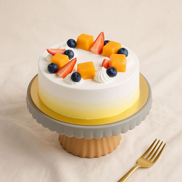 كيك بالمانجو  وقطع الفاكهة