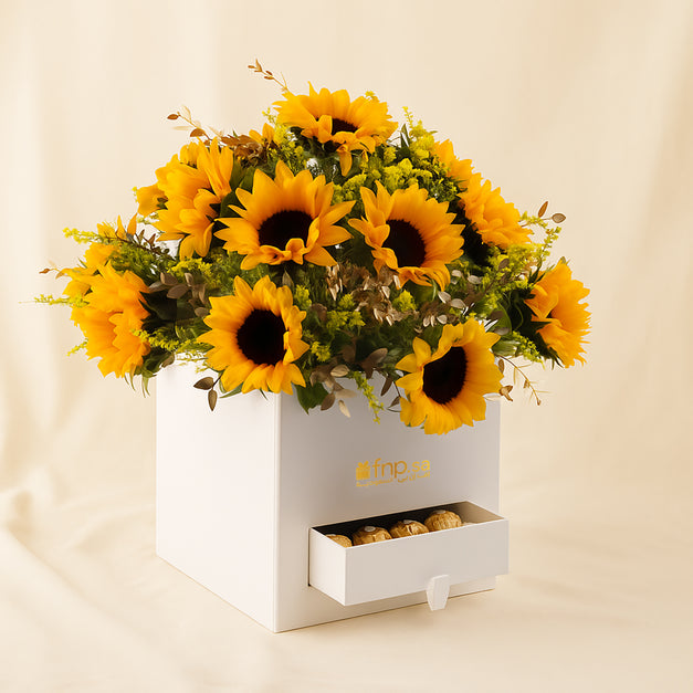 بوكس ورد ملكي | دوار الشمس مع الشوكولاتة