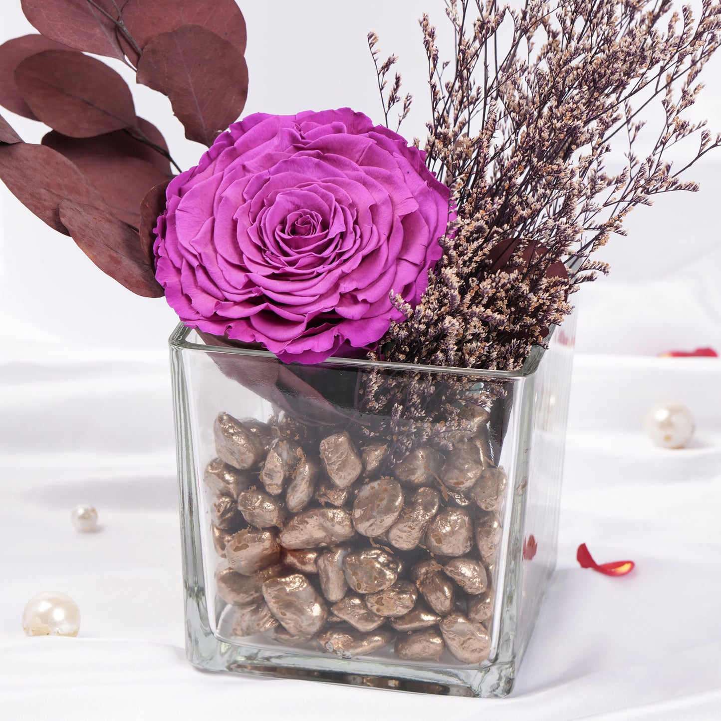 مزهرية وردة أرجوانية معمرة