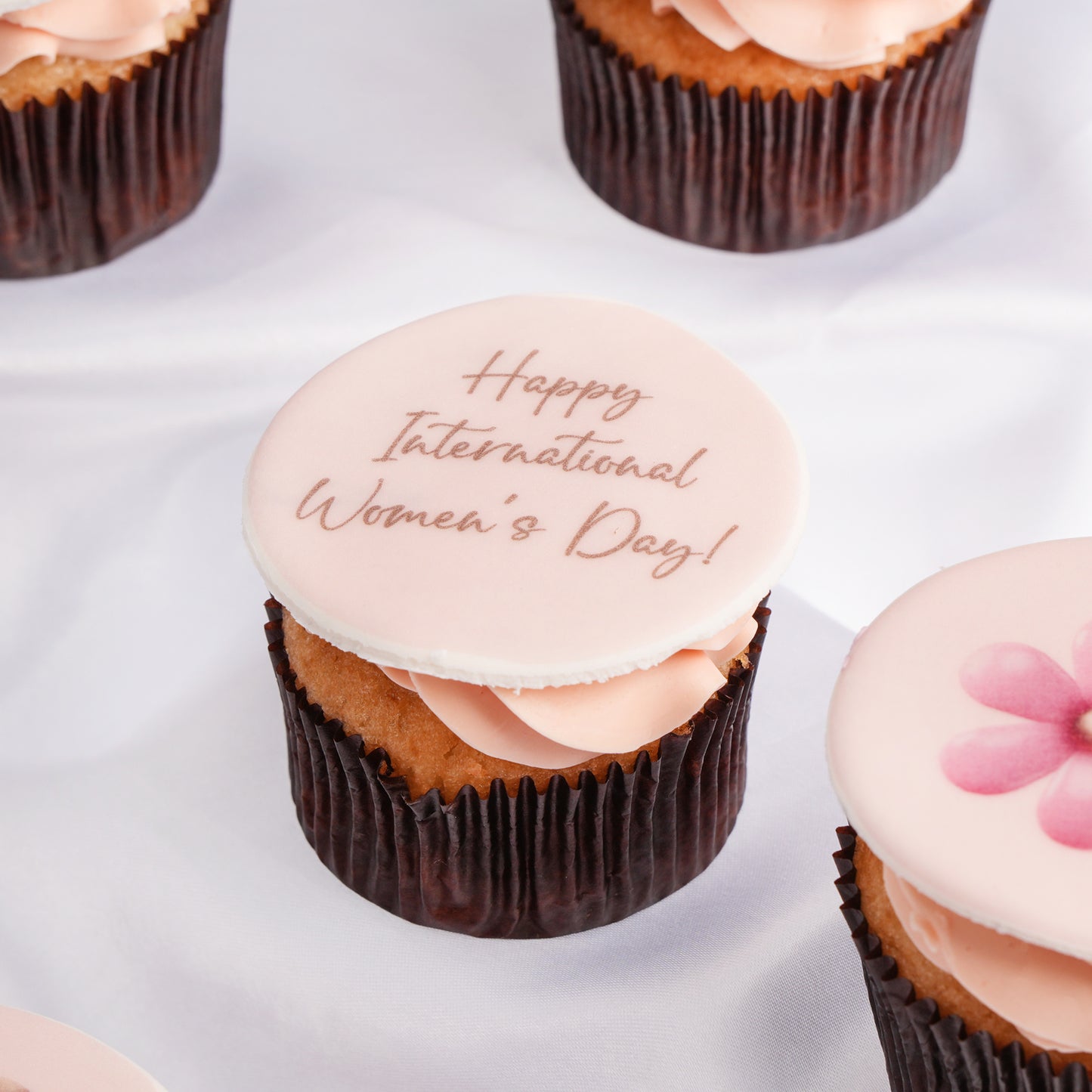 Women's Day Delightful Cupcake Set