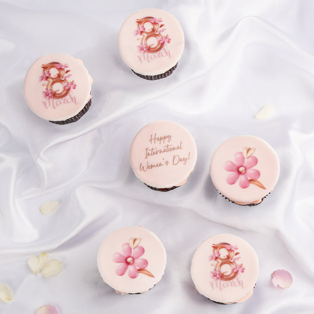 هدايا يوم المرأة | قطع كب كيك شهية