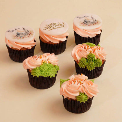 6 Noor Bloom Vanilla Cupcakes