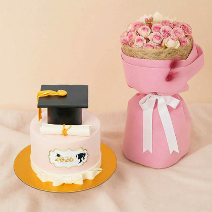 Graduation Cap Year Customized Cake
