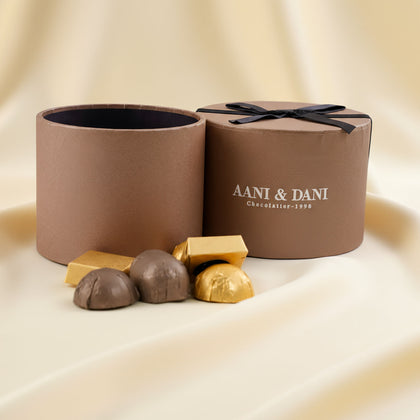 AANI & DANI Chocolates n Hydrangea Vase