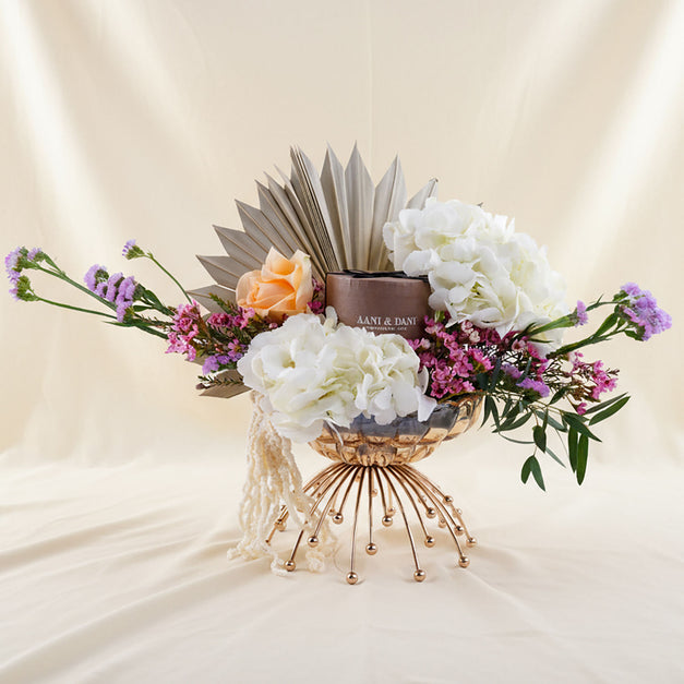 شوكولاتة آني وداني في مزهرية هيدرانجيا متألقة