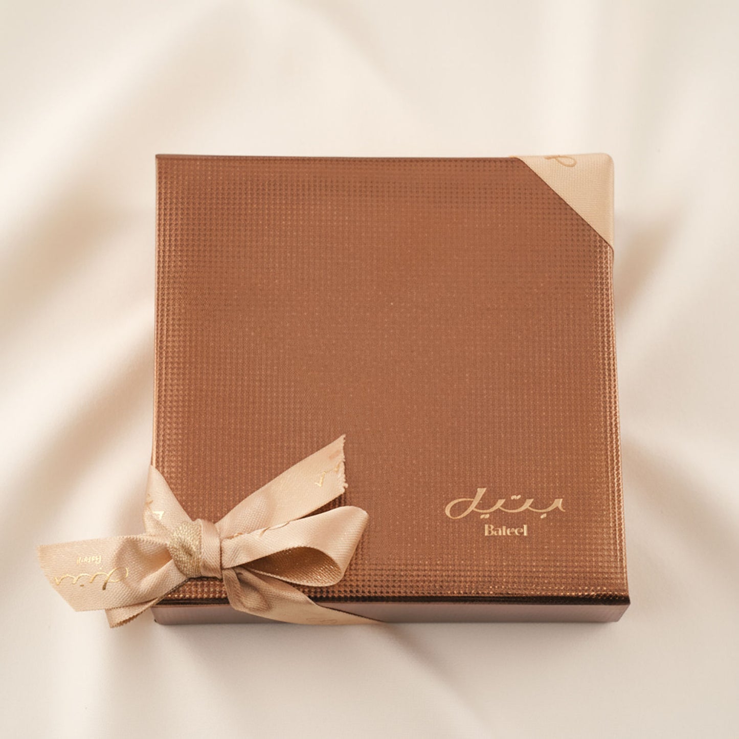 Bateel Box n Blooming Hydrangea Vase