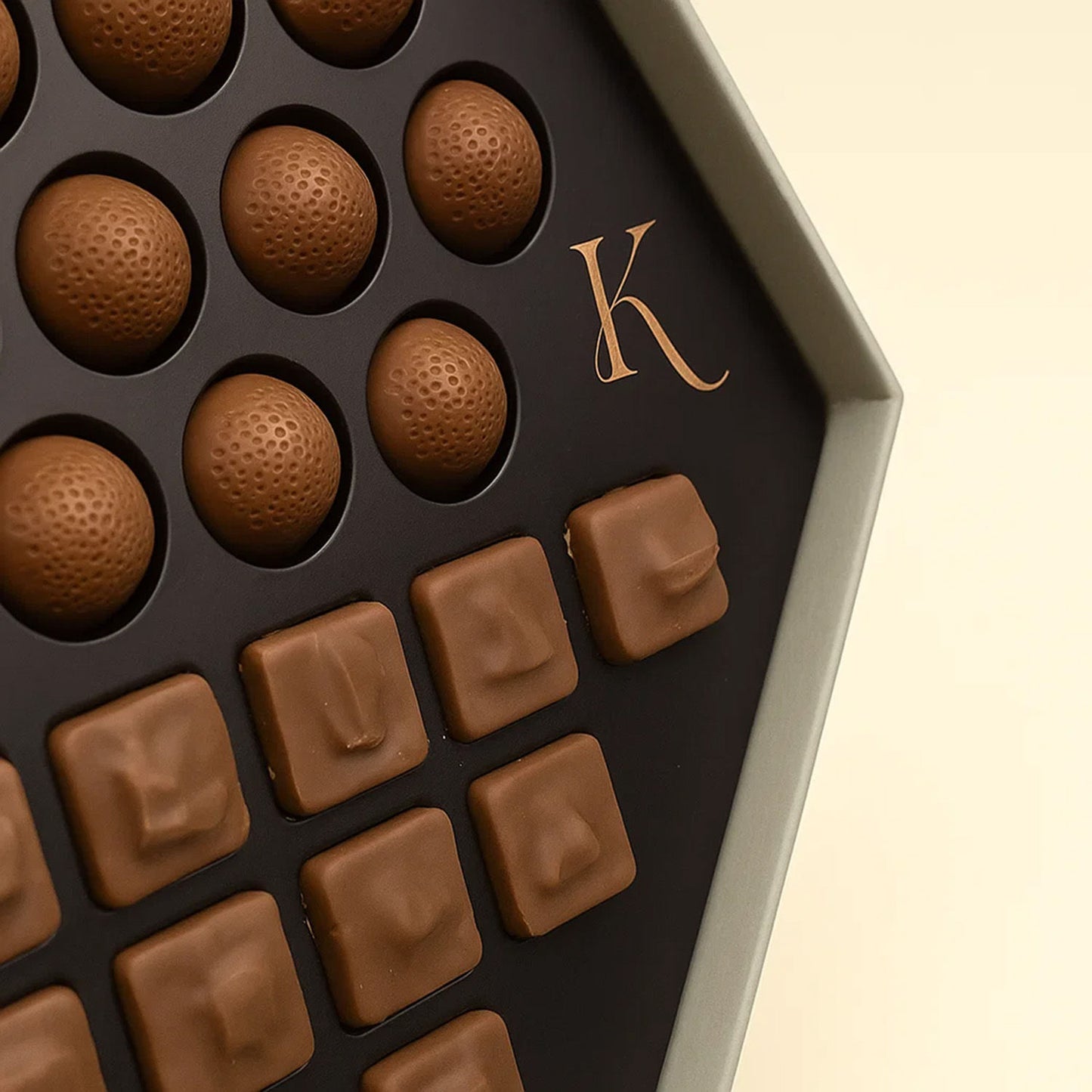 شوكولاتة كانزل دايموند و بوكيه هيدرانجيا