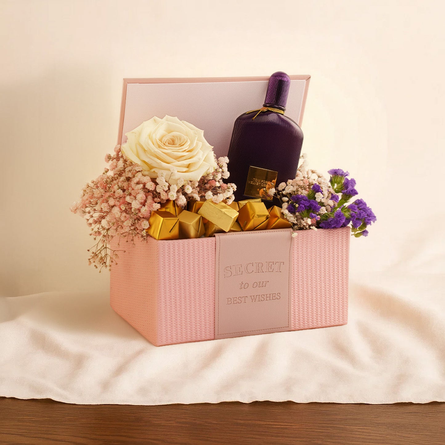 عطر توم فورد فلفت نسائي مع بوكس ورد وشوكولاتة