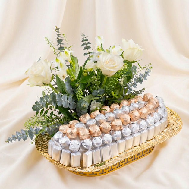 صينية ورد ابيض مع باتشي فاخرة