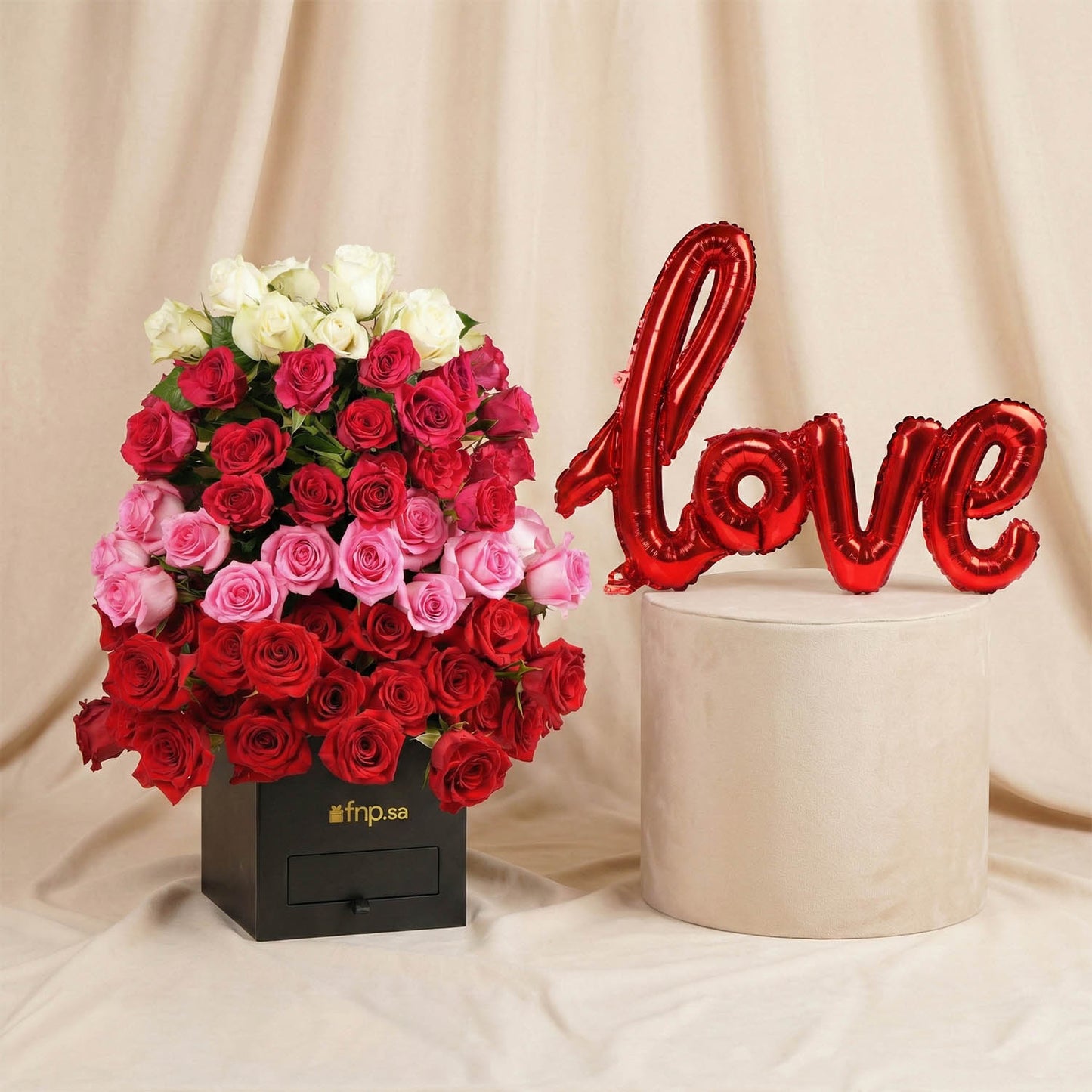 125 وردة ملونة في بوكس ورود الفالنتاين