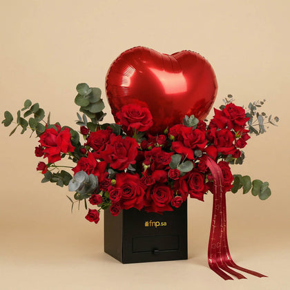بوكس ورد الفالنتاين مع بالون أحمر شكل قلب
