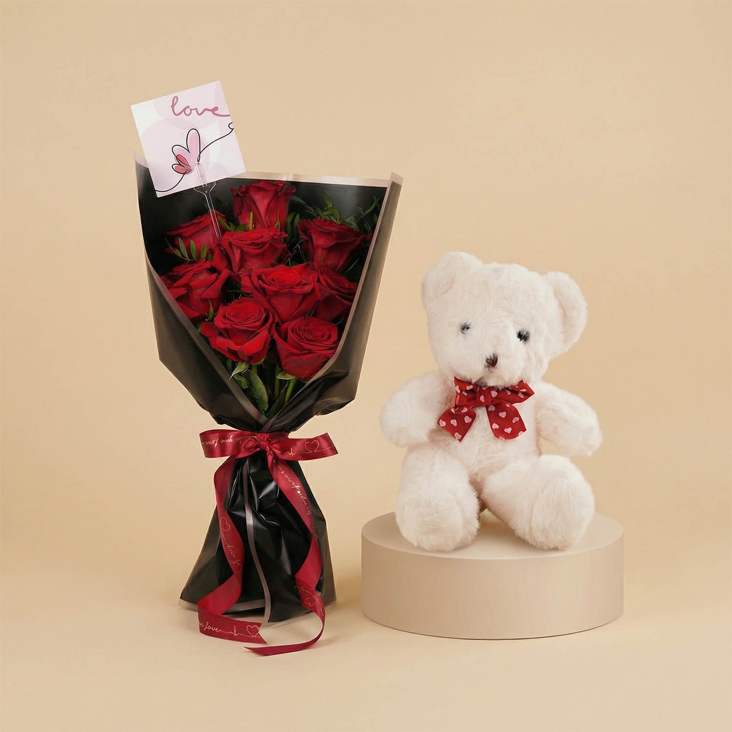 بوكيه فالنتاين ورد أحمر مع تاق حب