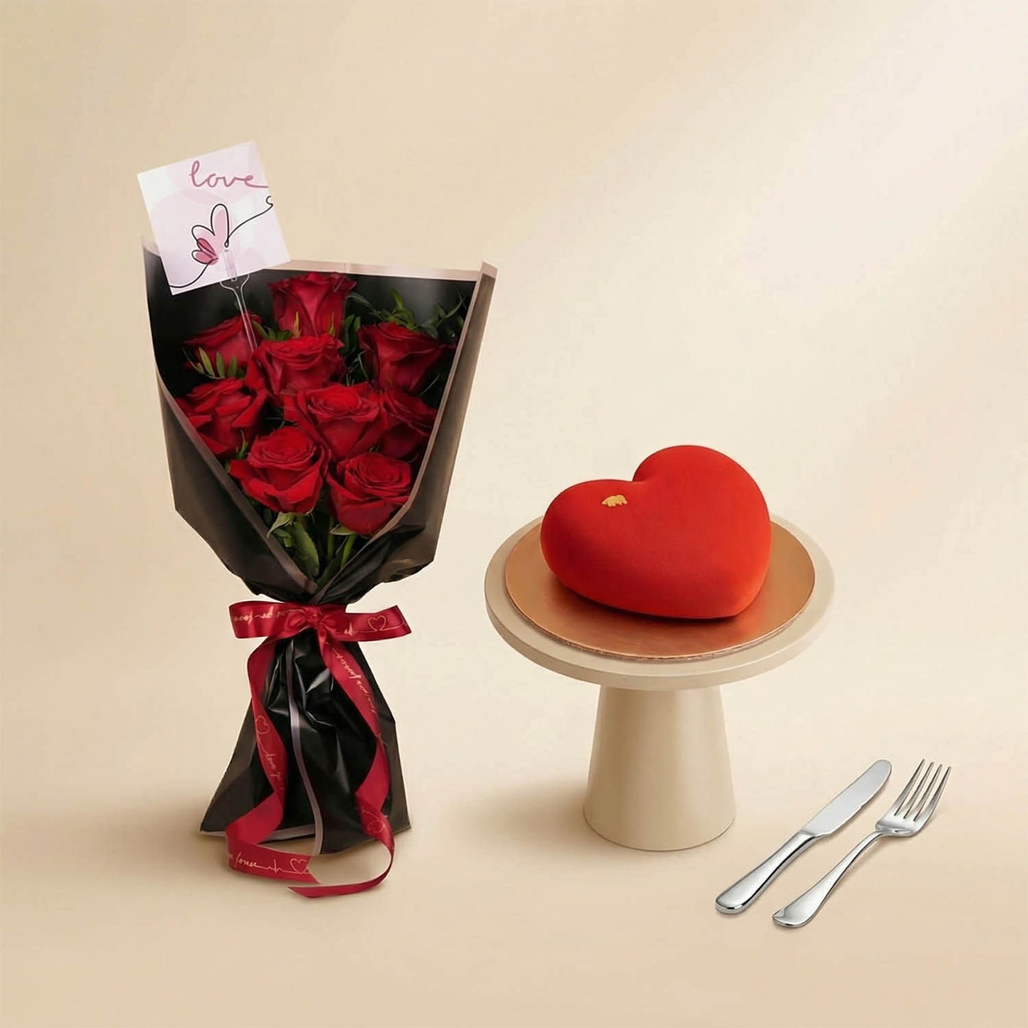 بوكيه فالنتاين ورد أحمر مع تاق حب