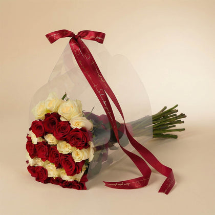 باقة ورد أحمر وابيض تناغم
