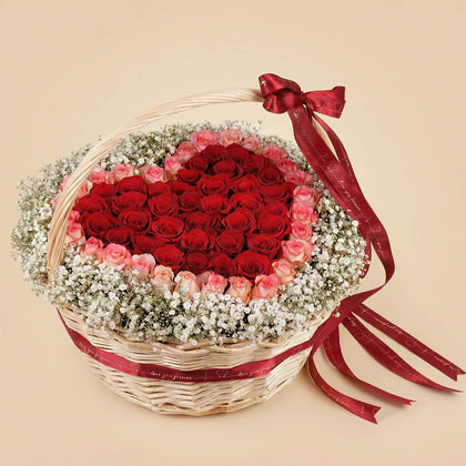 سلة ورد جوري على شكل قلب