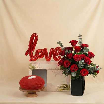 LOVE Box | Roses & Chocolate Cake for Love