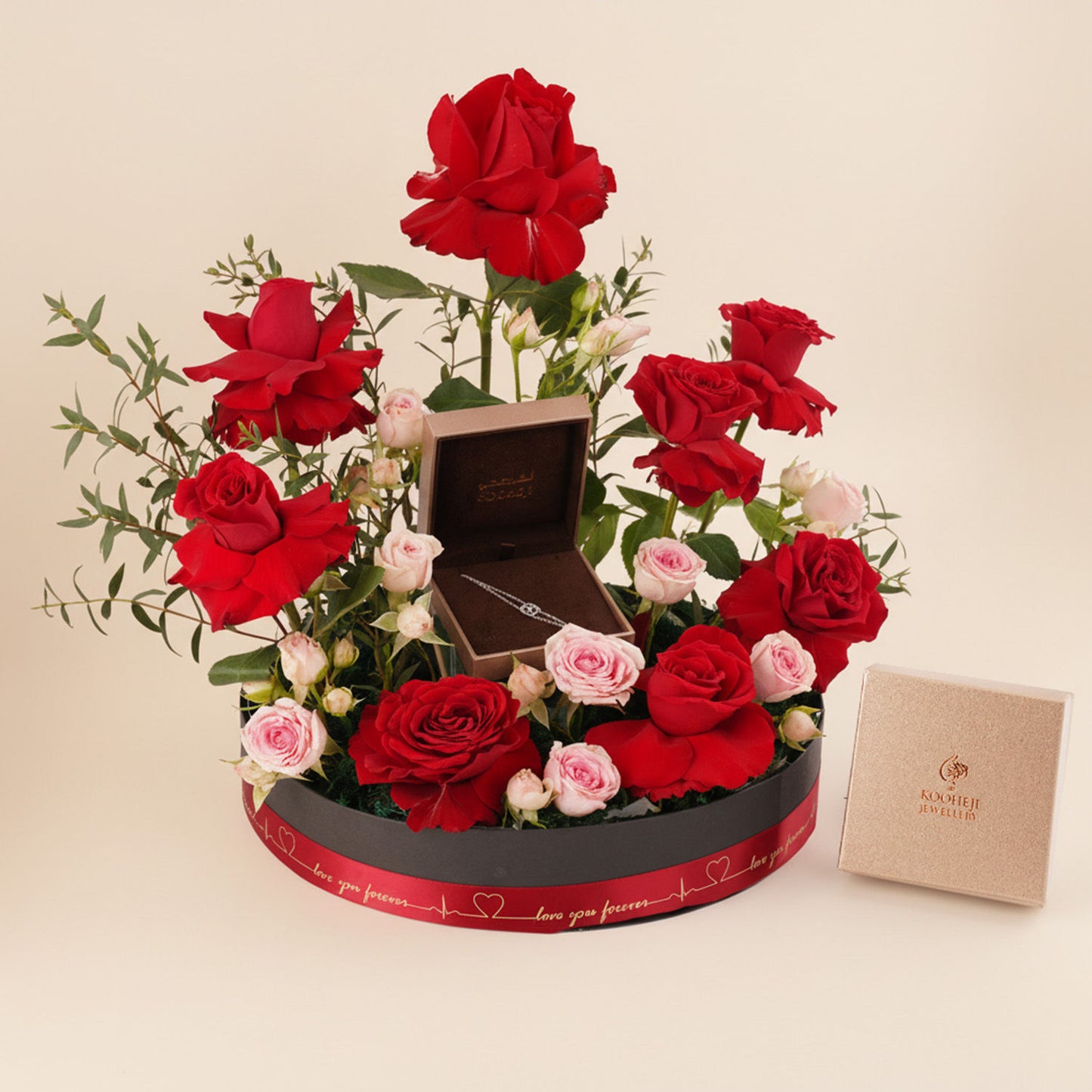 سوار كوهجي ألماس و ذهب 18 قيراط مع ورد