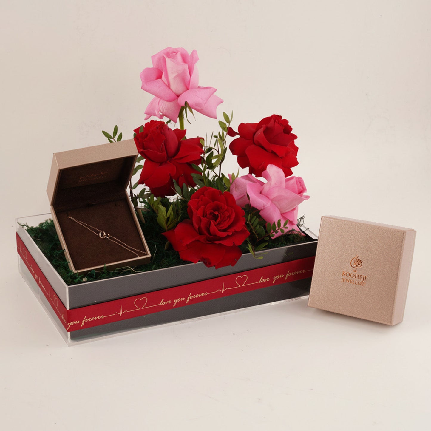 KOOHEJI Gold & Diamond Bracelet with Valentine Roses