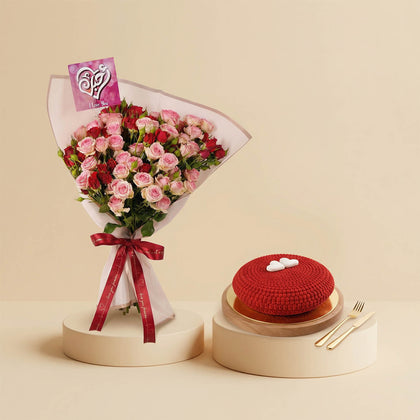 بوكيه بيبي روز مع كيك فالنتاين