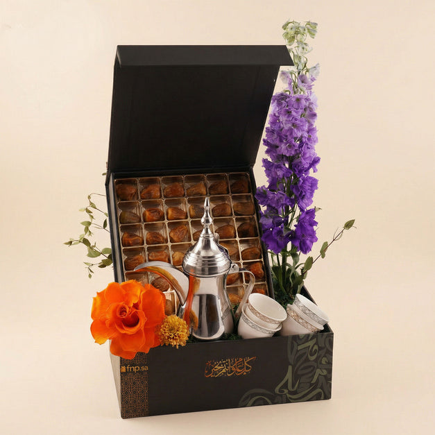 علبة تمور رمضان مع ورد و طقم قهوة سعودي