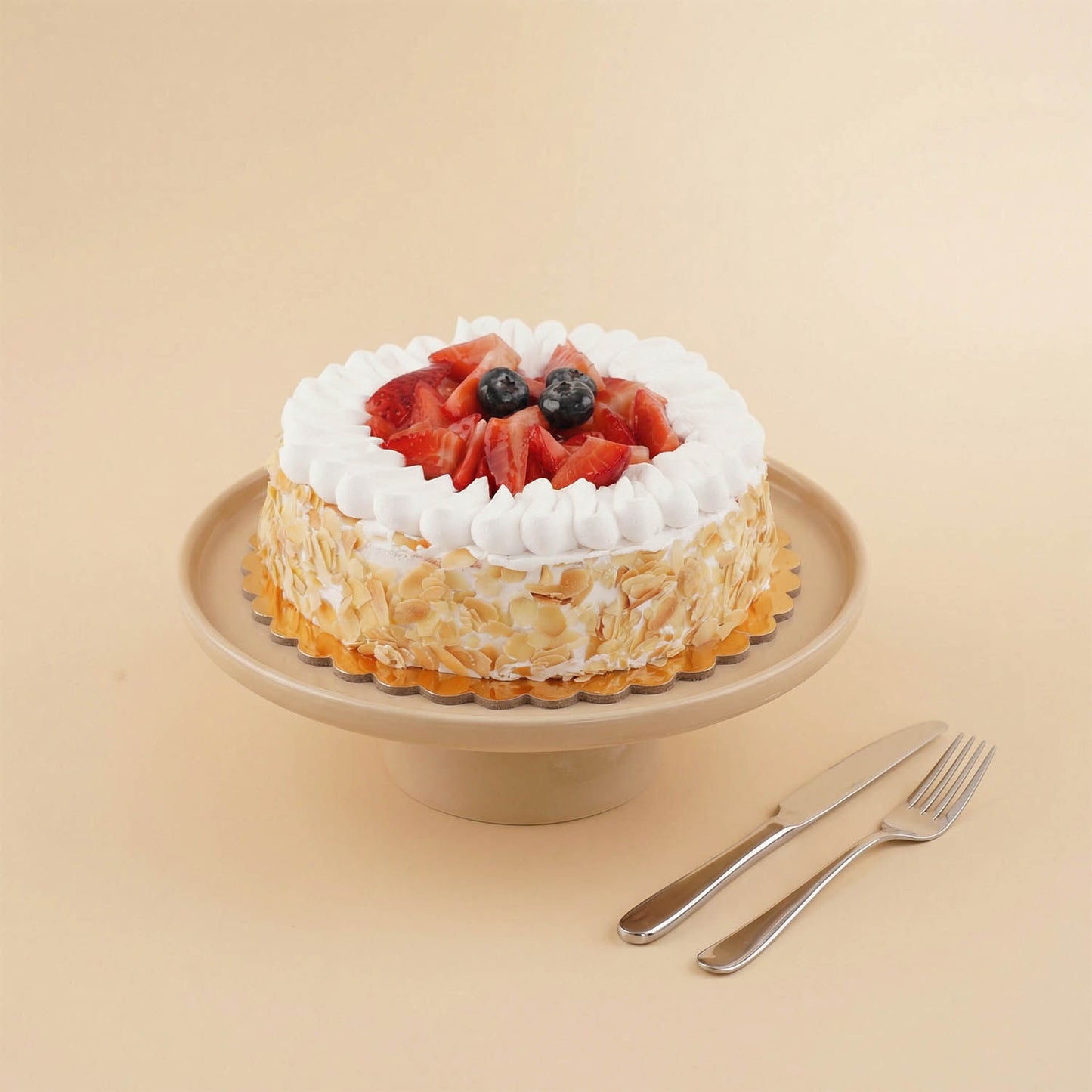 Strawberry Almond Flakes Cake