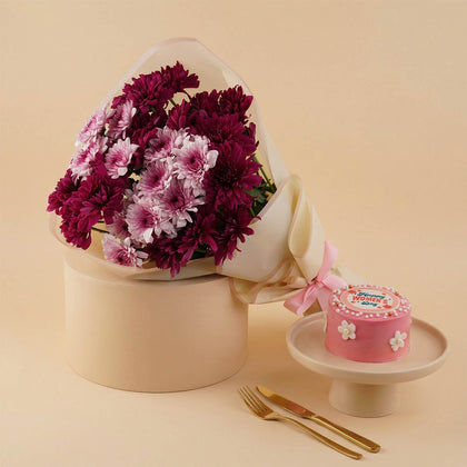 طقم هدايا يوم المرأة | بوكيه أقحوان مع كيك