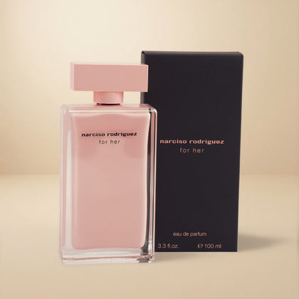 عطر نارسيسو رودريغيز نسائي في شنطة ورد صناعي