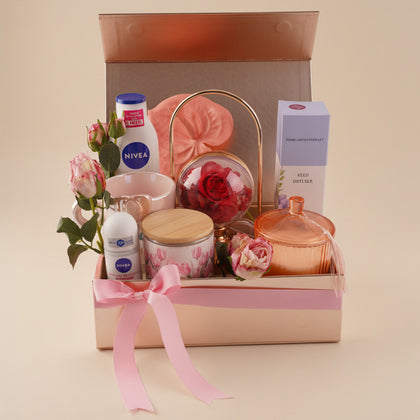 Mother’s Royal Roses & Gift Set