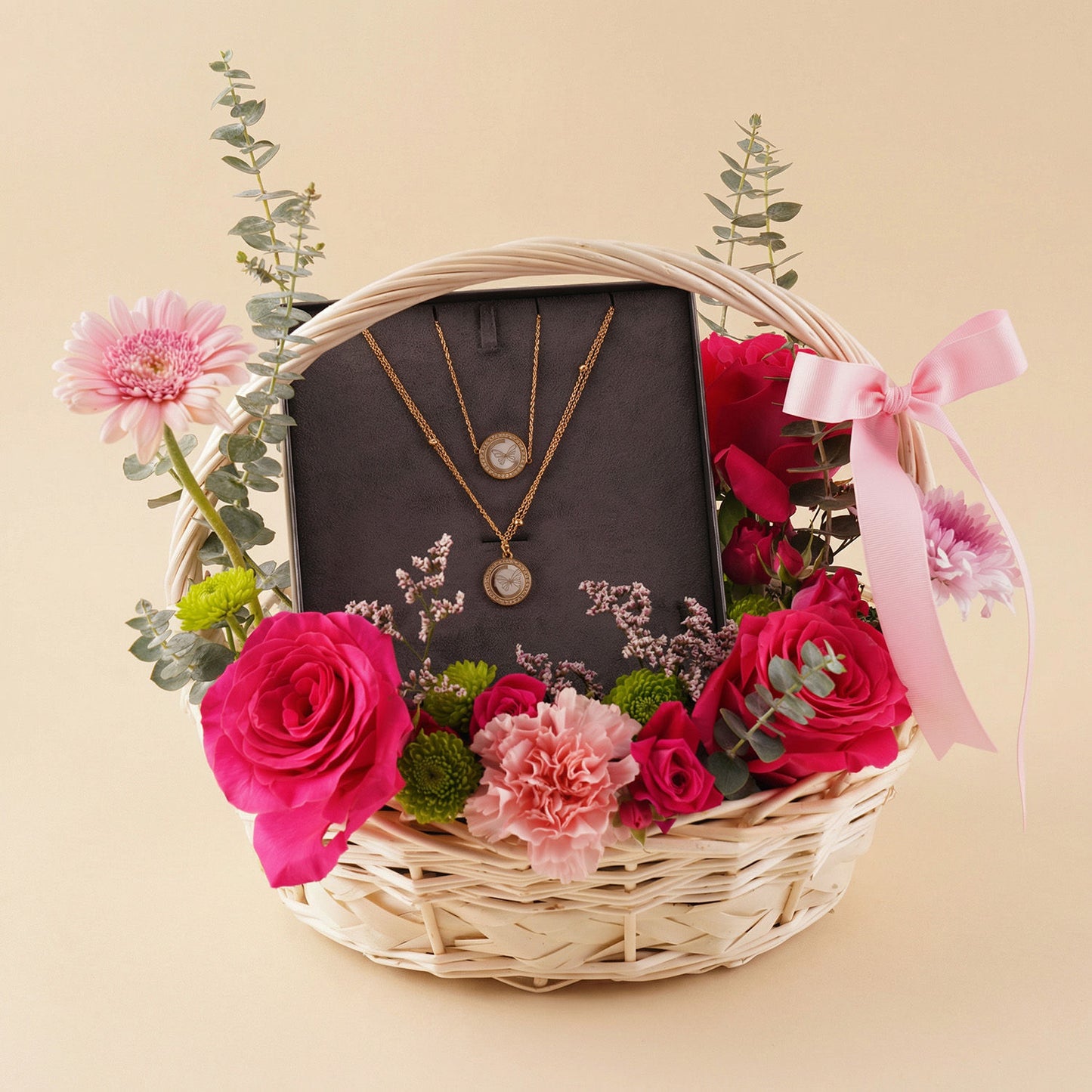 طقم مجوهرات شيروتي و سلة ورد وردي