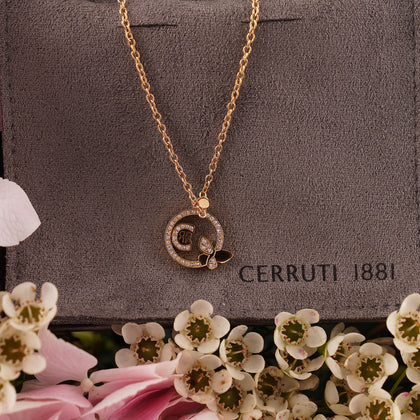 بوكس هيدرانج وردي مع عقد شيروتي