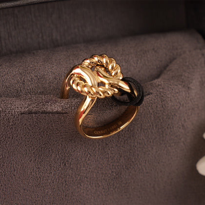 طقم مجوهرات شيروتي مع ورد جوري وجربيرا