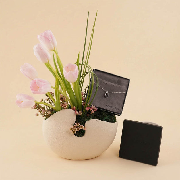 Tulip Masterpiece Vase with Cerruti Bracelet for Her