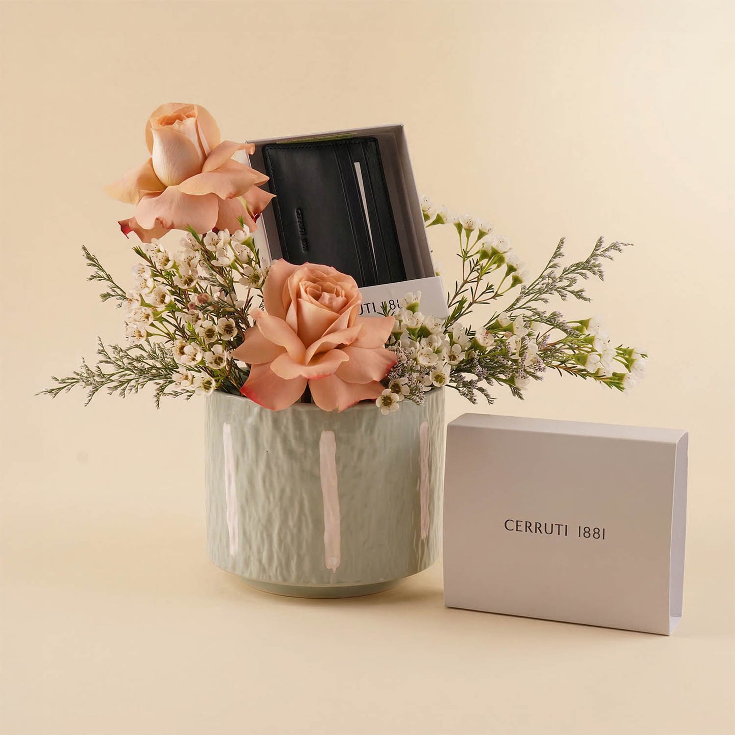 Cappuccino Roses Signature Vase & Cerruti Card Holder