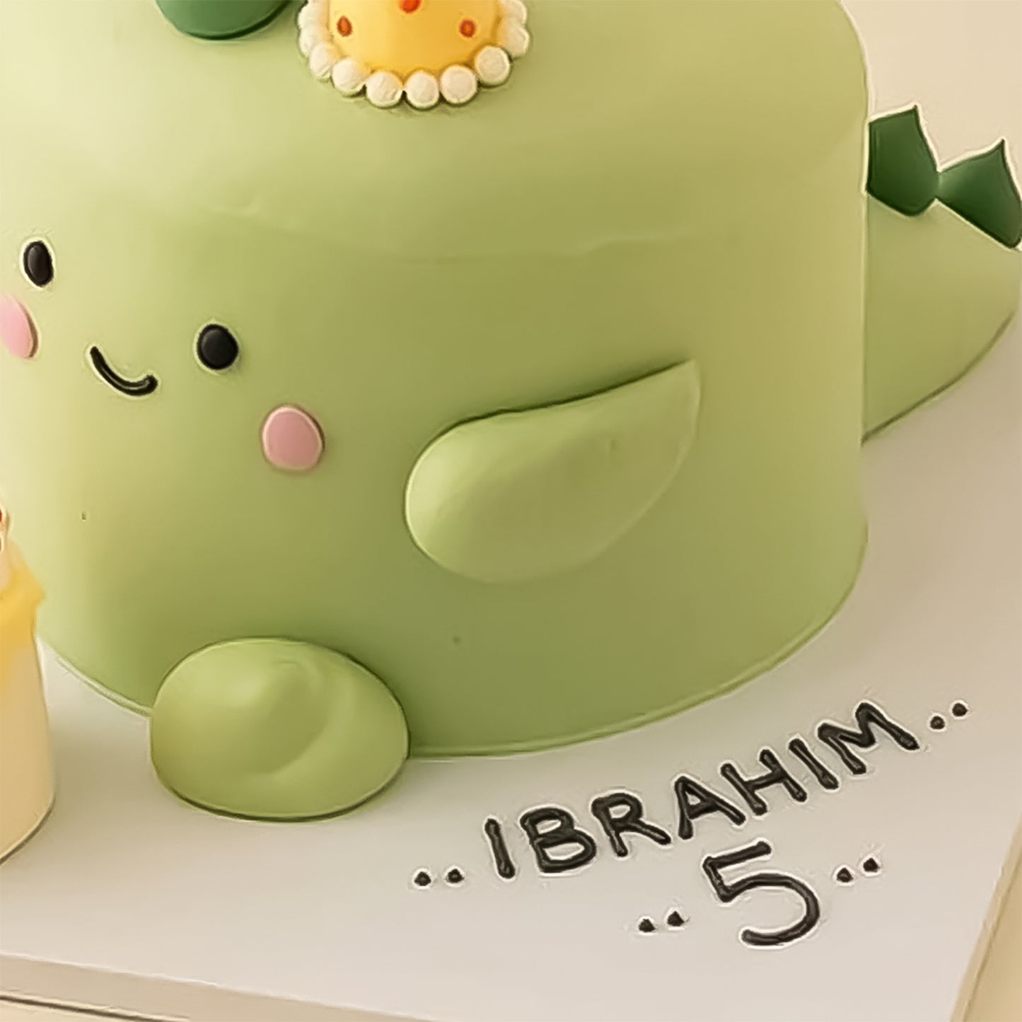 داينو كيك عيد ميلاد اطفال