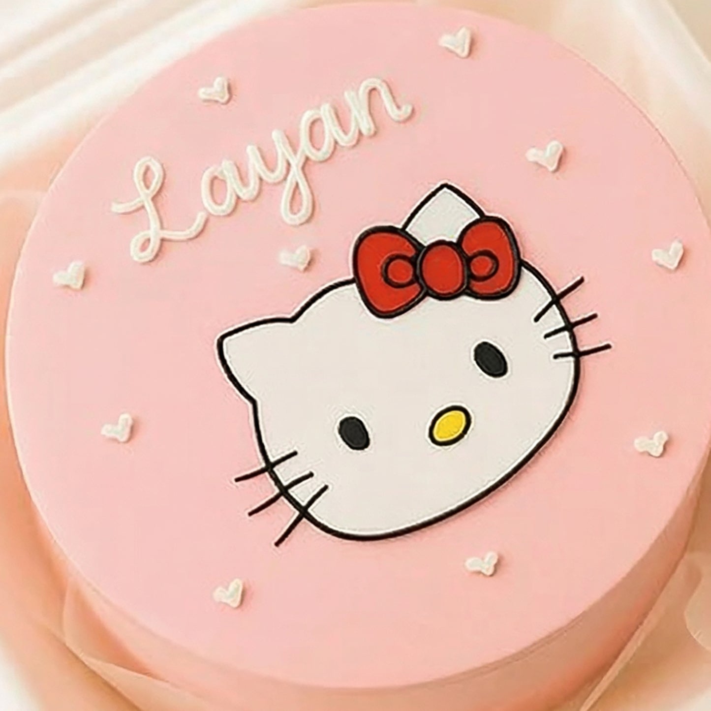 ميني كيك هيلو كيتي مخصصة بالاسم