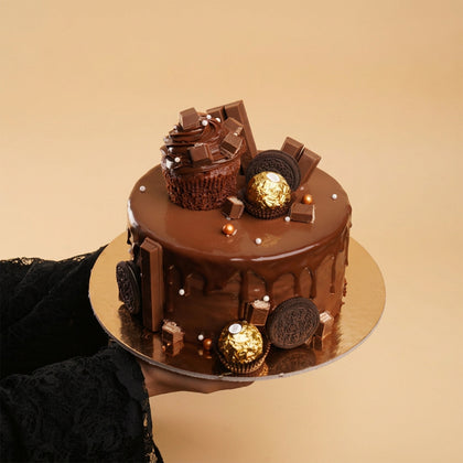 كيكة شوكولاتة بلمسات روشيه