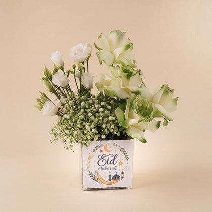 مزهرية ورد العيد أبيض وأخضر